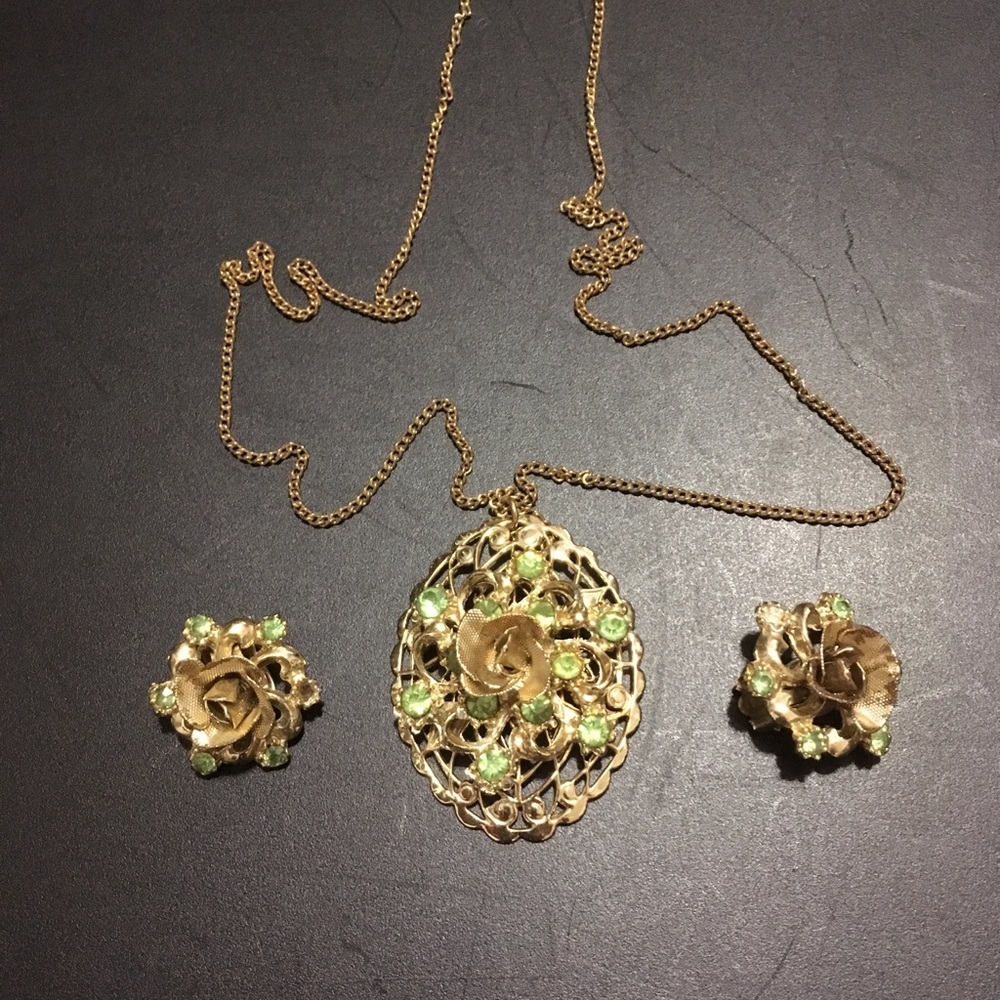 Vintage Goldtone Necklace and Earrings